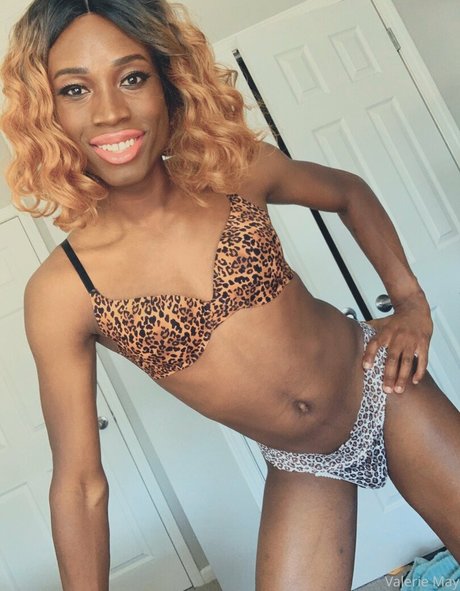 Naakte gelekte OnlyFans-foto van Itsvaleriemay
