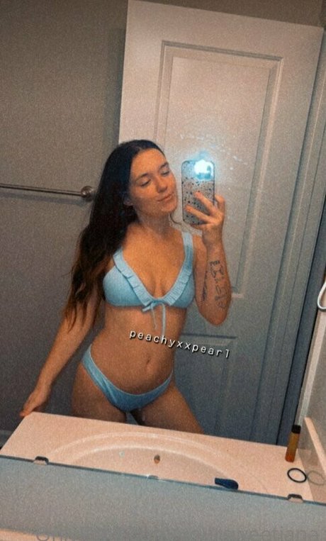 Naakte gelekte OnlyFans-foto van Yoursweetiana
