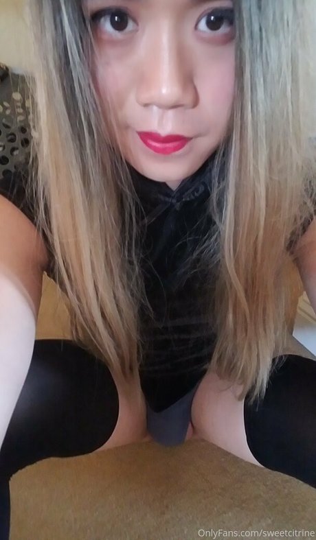 Naakte gelekte OnlyFans-foto van Sweetcitrinefree