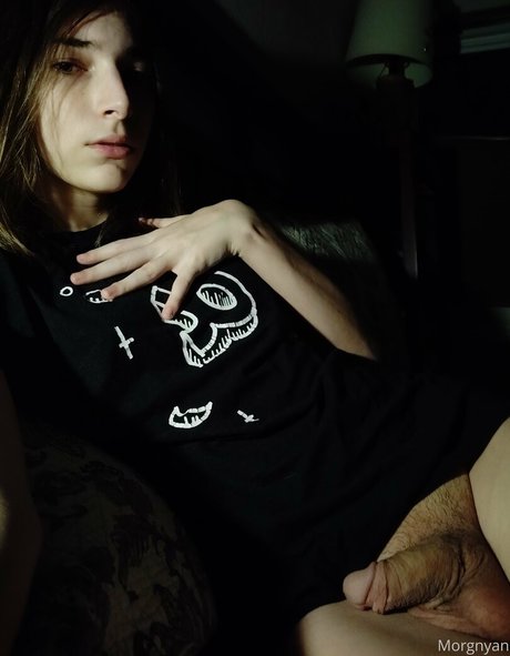 Naakte gelekte OnlyFans-foto van Morgnyan