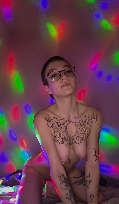 Naakte gelekte OnlyFans-foto van Nanaspicy