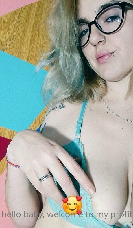 Naakte gelekte OnlyFans-foto van Girlxxxtriniti