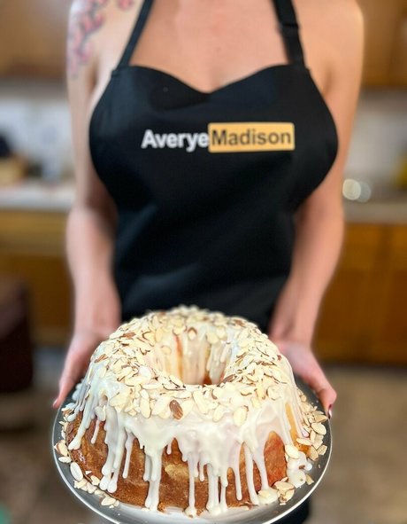 Naakte gelekte OnlyFans-foto van Averyemadisonfree