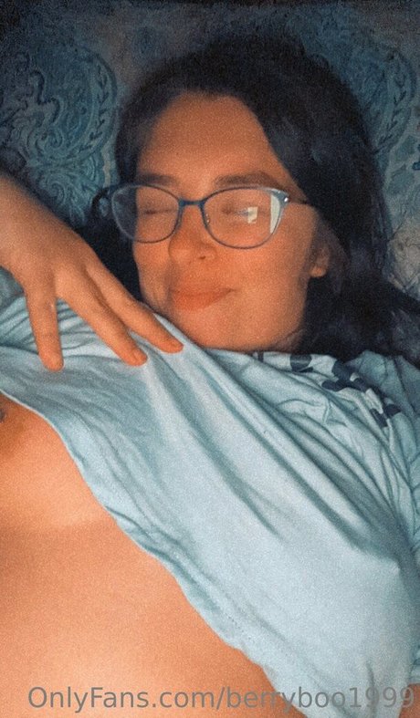 Naakte gelekte OnlyFans-foto van Berryboo1999