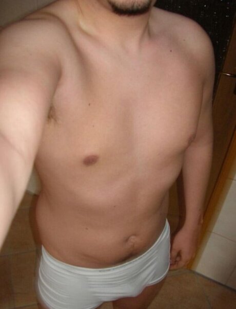 Naakte gelekte OnlyFans-foto van Henry