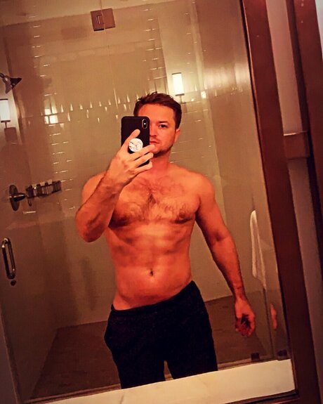 Naakte gelekte OnlyFans-foto van U1054185