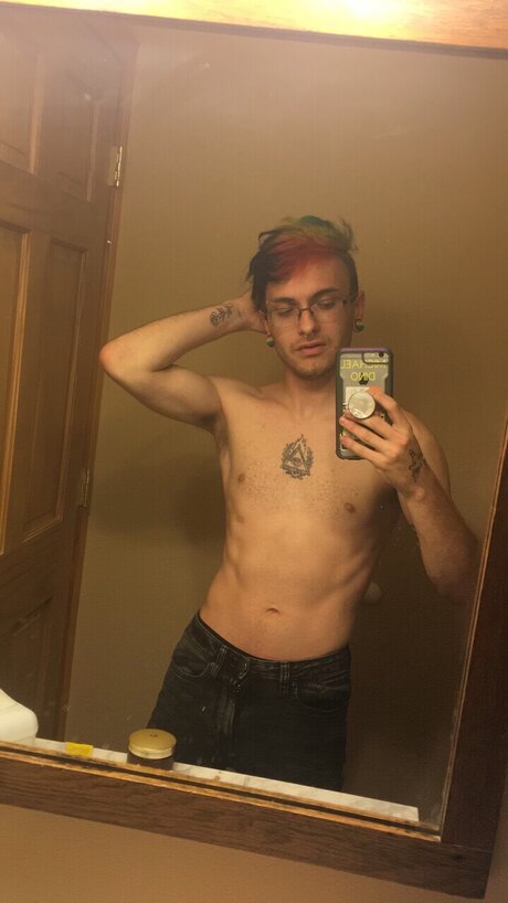 Naakte gelekte OnlyFans-foto van Sadboi
