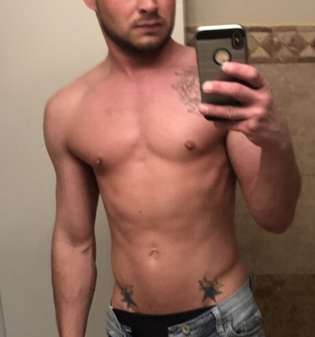 Naakte gelekte OnlyFans-foto van Hunterg
