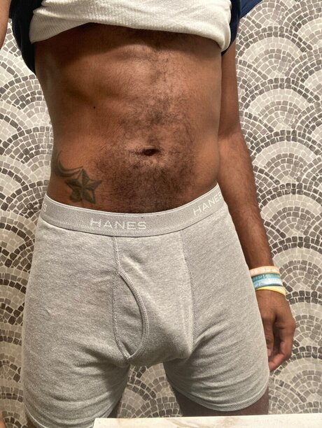 Naakte gelekte OnlyFans-foto van Keondrae Lavell