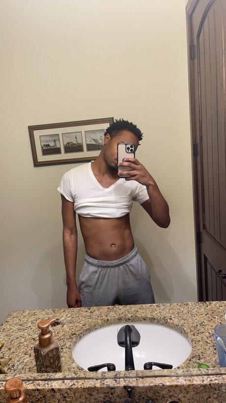 Naakte gelekte OnlyFans-foto van Za