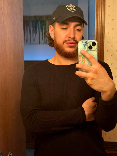 Naakte gelekte OnlyFans-foto van Mojo