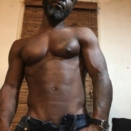 Naakte gelekte OnlyFans-foto van Matias Brand