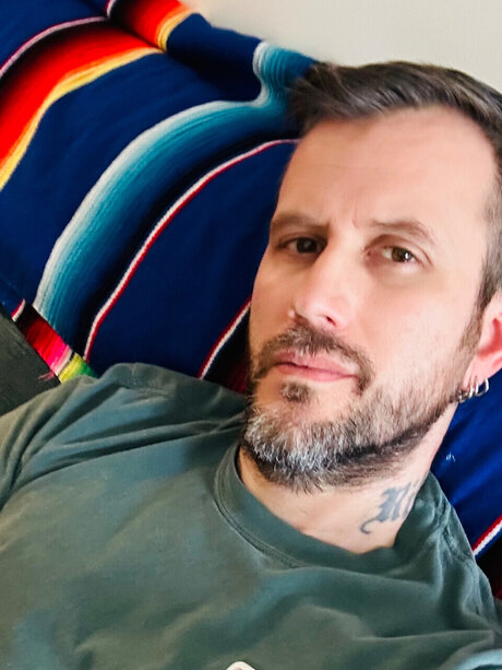 Naakte gelekte OnlyFans-foto van Luke Warm