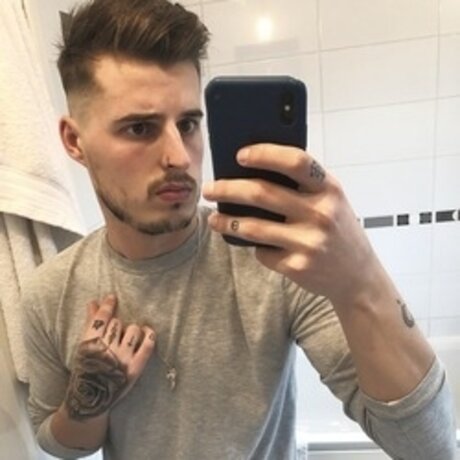 Naakte gelekte OnlyFans-foto van Jaym1991