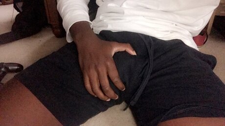 Naakte gelekte OnlyFans-foto van Salemood