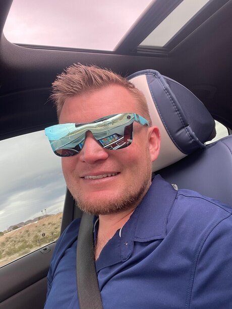 Naakte gelekte OnlyFans-foto van Matty