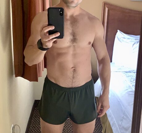 Naakte gelekte OnlyFans-foto van Private Rawdog