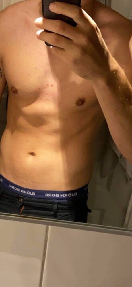 Naakte gelekte OnlyFans-foto van Honysundgutt