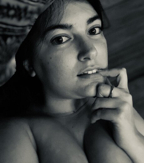 Naakte gelekte OnlyFans-foto van Mandi