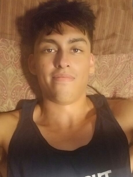 Naakte gelekte OnlyFans-foto van Therecanbeonlyjuan