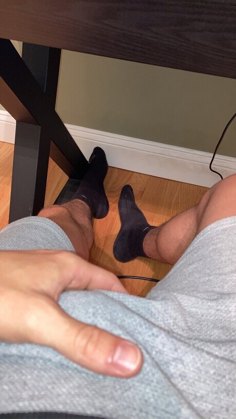 Naakte gelekte OnlyFans-foto van Dmac