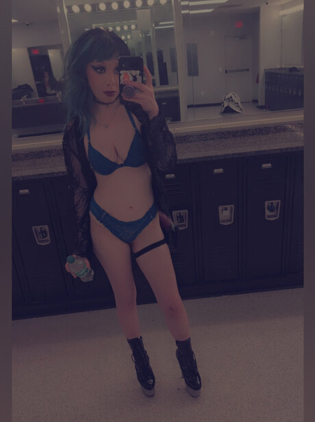 Naakte gelekte OnlyFans-foto van Dahlia Baby 