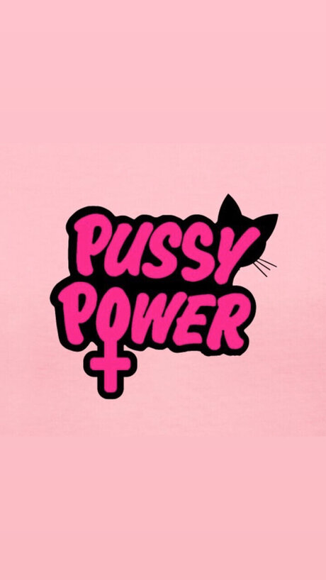 Naakte gelekte OnlyFans-foto van Pretty Petite Ampamp Pink Pussy