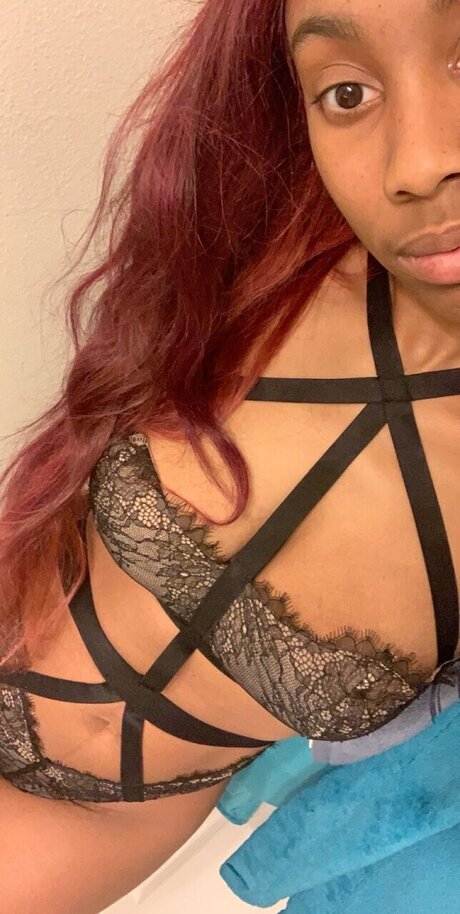 Naakte gelekte OnlyFans-foto van Steph