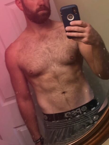 Naakte gelekte OnlyFans-foto van Jphill