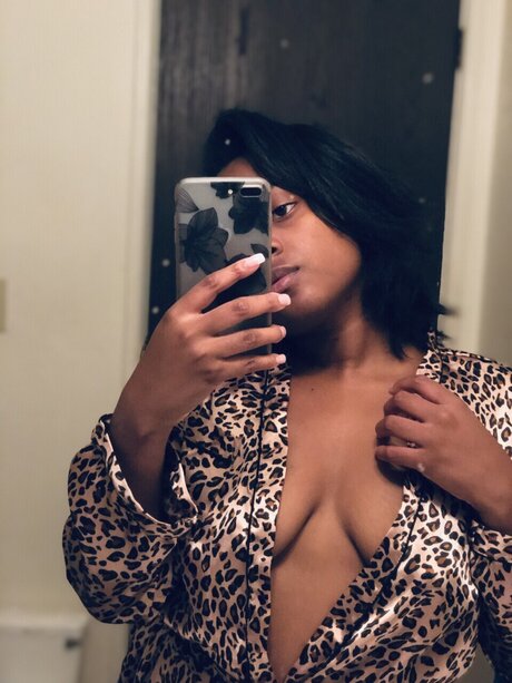 Naakte gelekte OnlyFans-foto van Pussssssaaaytaaaht 