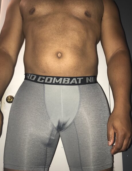 Naakte gelekte OnlyFans-foto van Phil