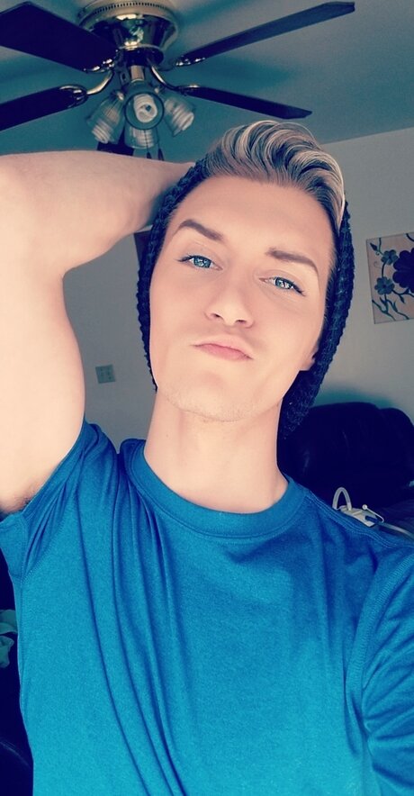 Naakte gelekte OnlyFans-foto van M