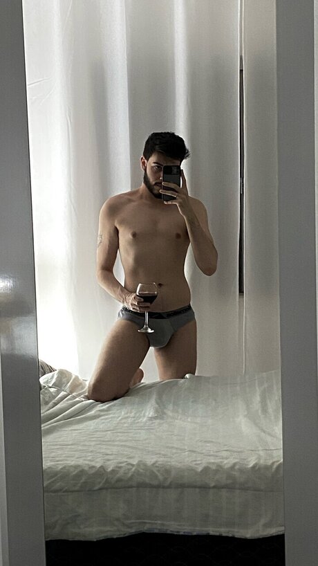 Naakte gelekte OnlyFans-foto van Samu Angel