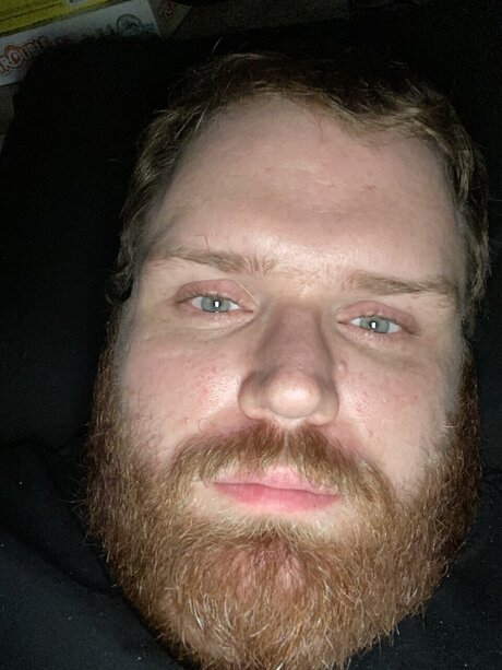 Naakte gelekte OnlyFans-foto van Joeflow