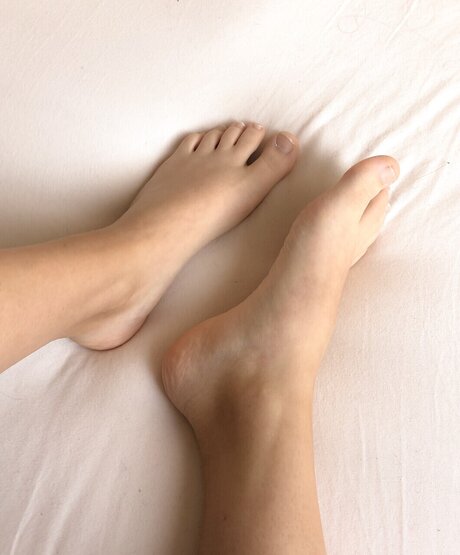 Naakte gelekte OnlyFans-foto van Jxnniferfeet