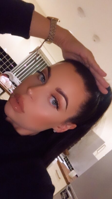 Naakte gelekte OnlyFans-foto van Mamamiax