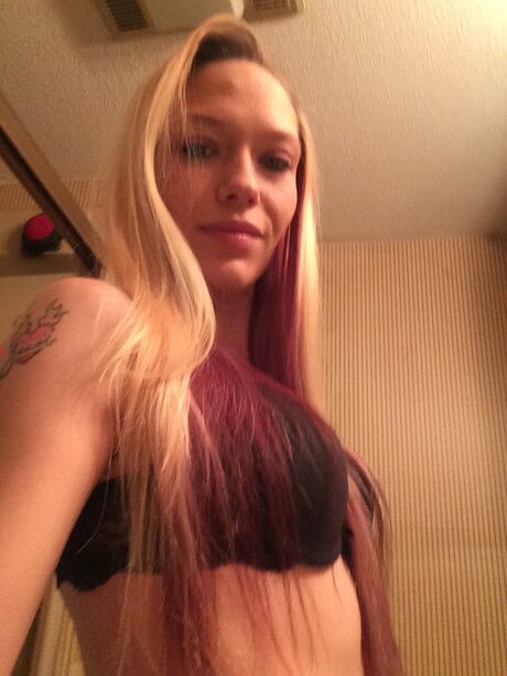 Naakte gelekte OnlyFans-foto van Eyeoftheangel