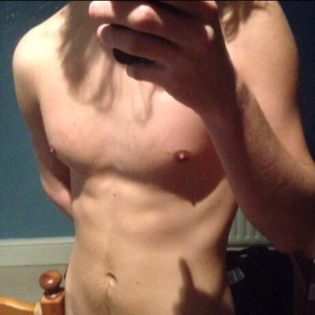 Naakte gelekte OnlyFans-foto van Ilikenudism