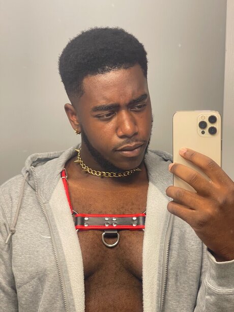Naakte gelekte OnlyFans-foto van Papa Bear
