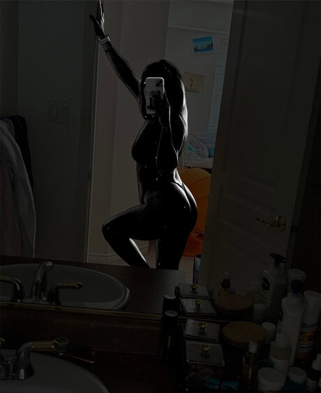 Naakte gelekte OnlyFans-foto van Xiolaixxx