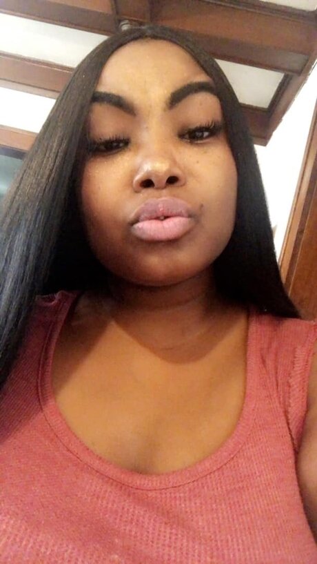 Naakte gelekte OnlyFans-foto van Chynawhite31