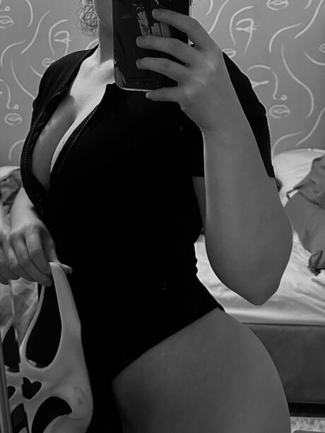 Naakte gelekte OnlyFans-foto van Ghost