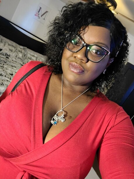 Naakte gelekte OnlyFans-foto van Darkberry