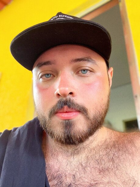 Naakte gelekte OnlyFans-foto van Tutuzzinho