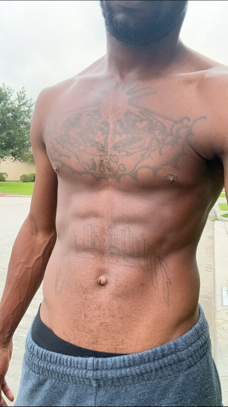 Naakte gelekte OnlyFans-foto van Daddyhogg