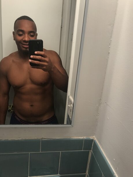 Naakte gelekte OnlyFans-foto van Willie Culver