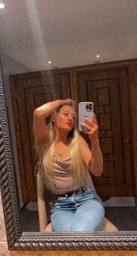 Naakte gelekte OnlyFans-foto van Steph