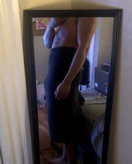 Naakte gelekte OnlyFans-foto van Gabe