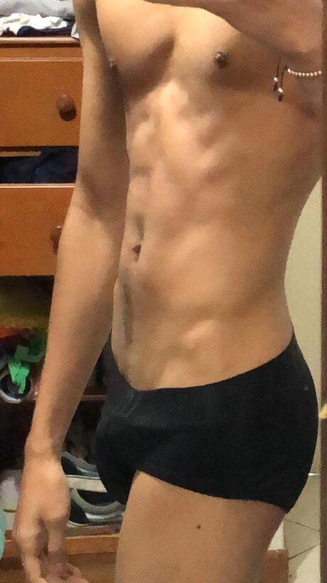 Naakte gelekte OnlyFans-foto van U14918401