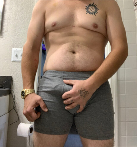 Naakte gelekte OnlyFans-foto van Daddy D